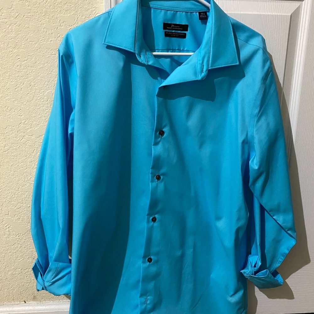 Men’s Marc Anthony Button down shirt